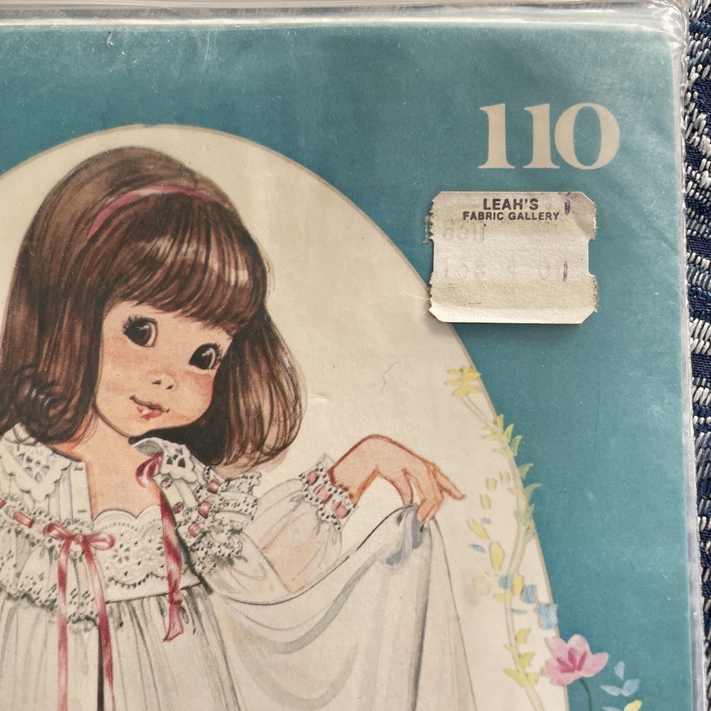 Little Darlings‎ Enchanted Forest Pattern 110 VTG 1981 Girls 3-6 Nightgown Robe - Picture 2 of 12